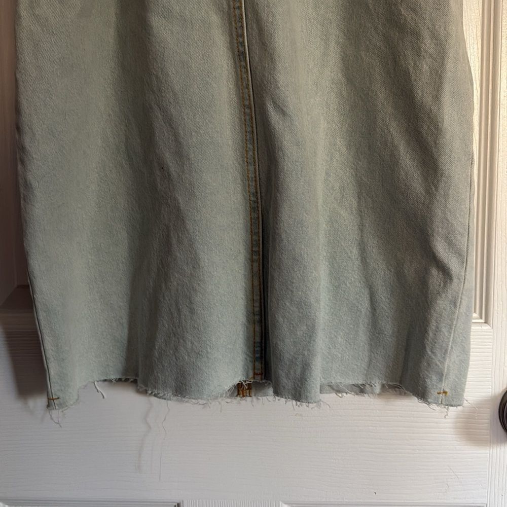 Wild Fable NWT Light Wash Denim Overalls Size S Distressed Adjustable Straps - Picture 7 of 8